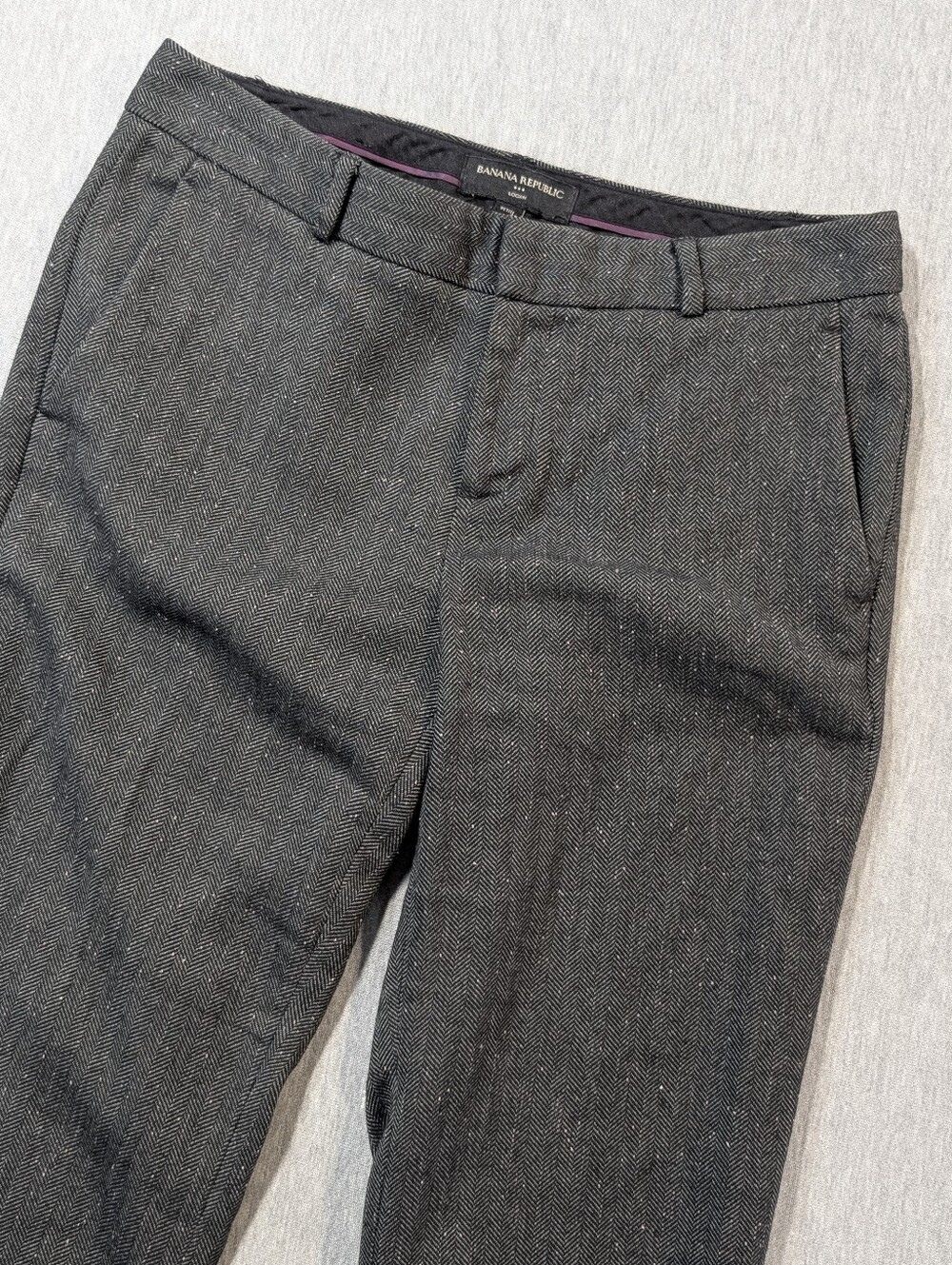 Banana Republic Logan Dress Pants Trousers Women's 4P Grey Black Herringbone